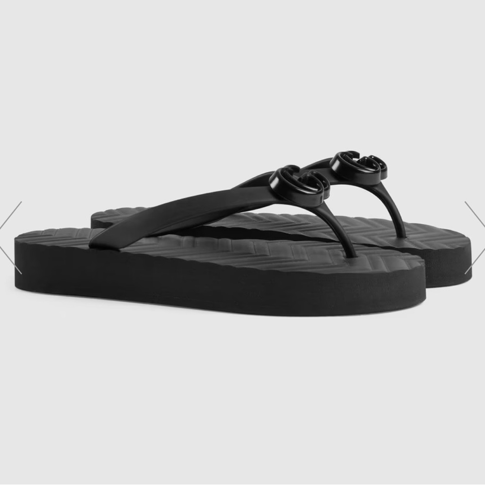 Gucci Women's Chevron Logo Thong Sandals BNIB 38 - Picture 3 of 11